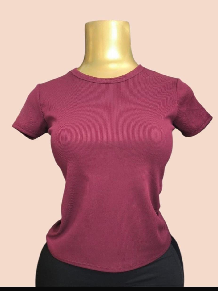 7484d0d9-78fe-4da9-a0ba-7c83f3e209c1 Remera redonda - Imagen 1